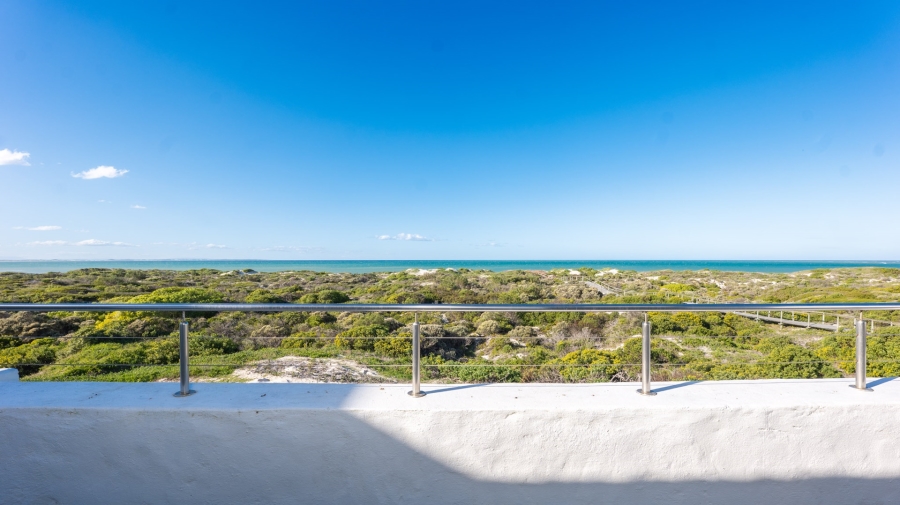 6 Bedroom Property for Sale in Struisbaai Western Cape
